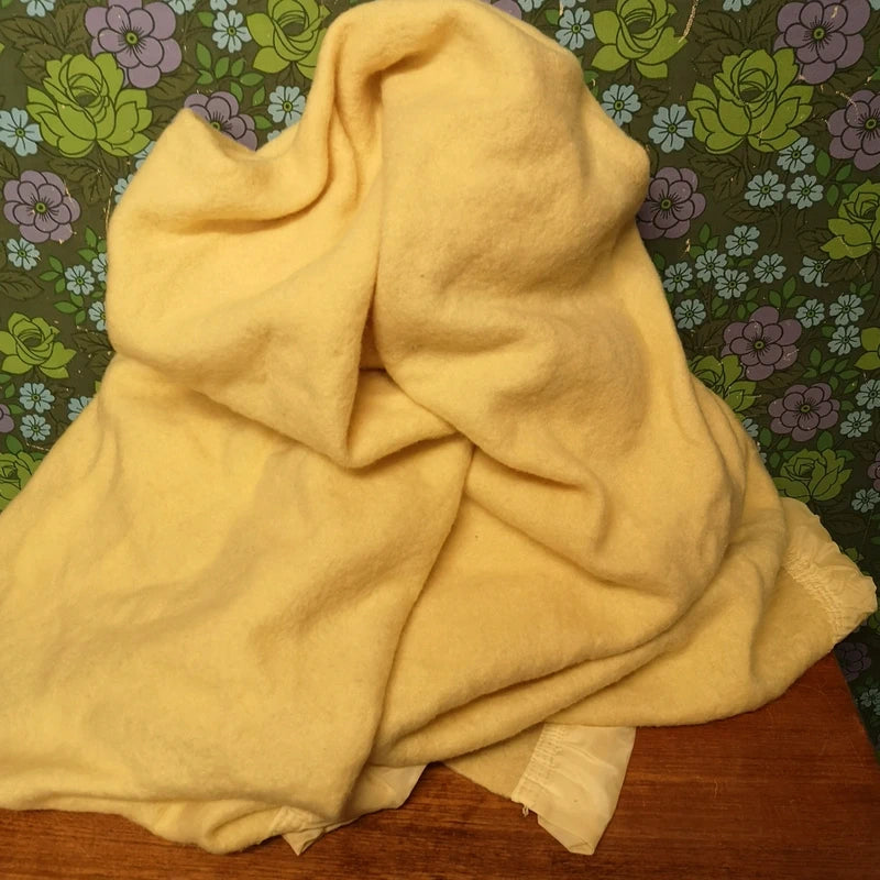Single Soft Warm Yellow Wool Blanket Bedspread