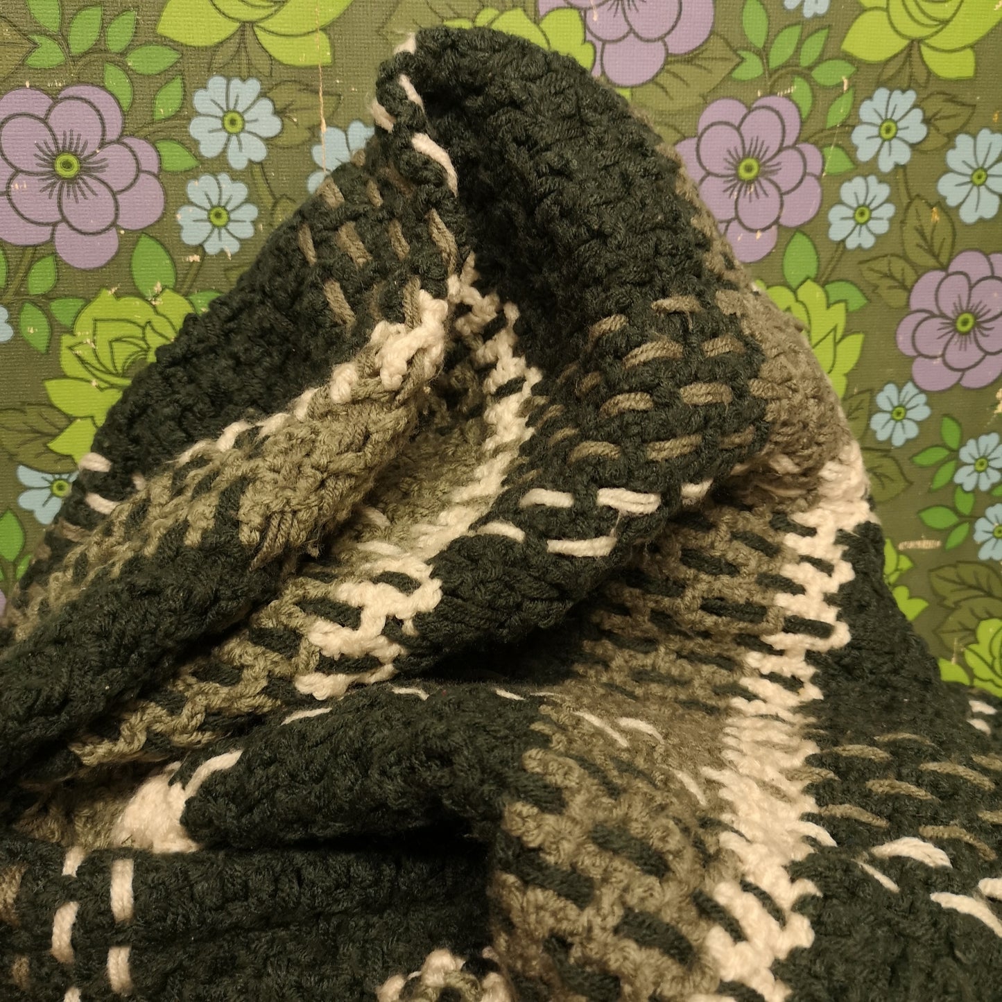 Green Grey Checked Basket effect Knitted Blanket Bedspread