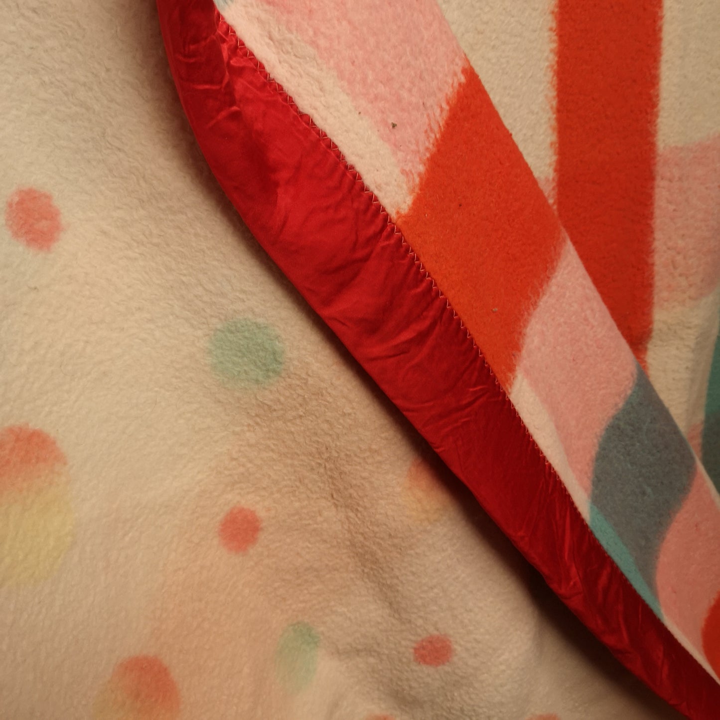 Vintage Retro Large Thick Warm Reversible Checked Spotty Blanket Bedspread