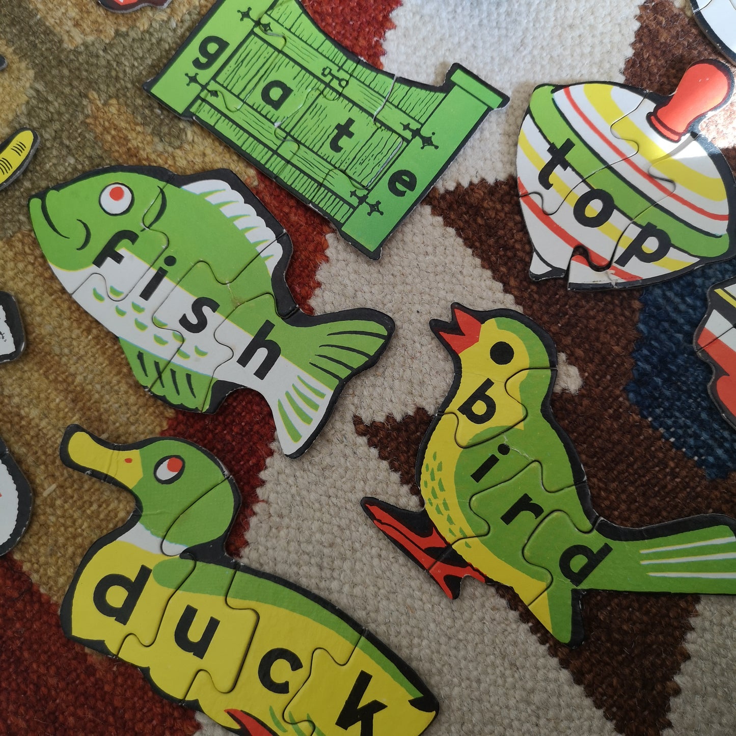 Vintage 60's Waddington First Spelling Pictures Puzzle