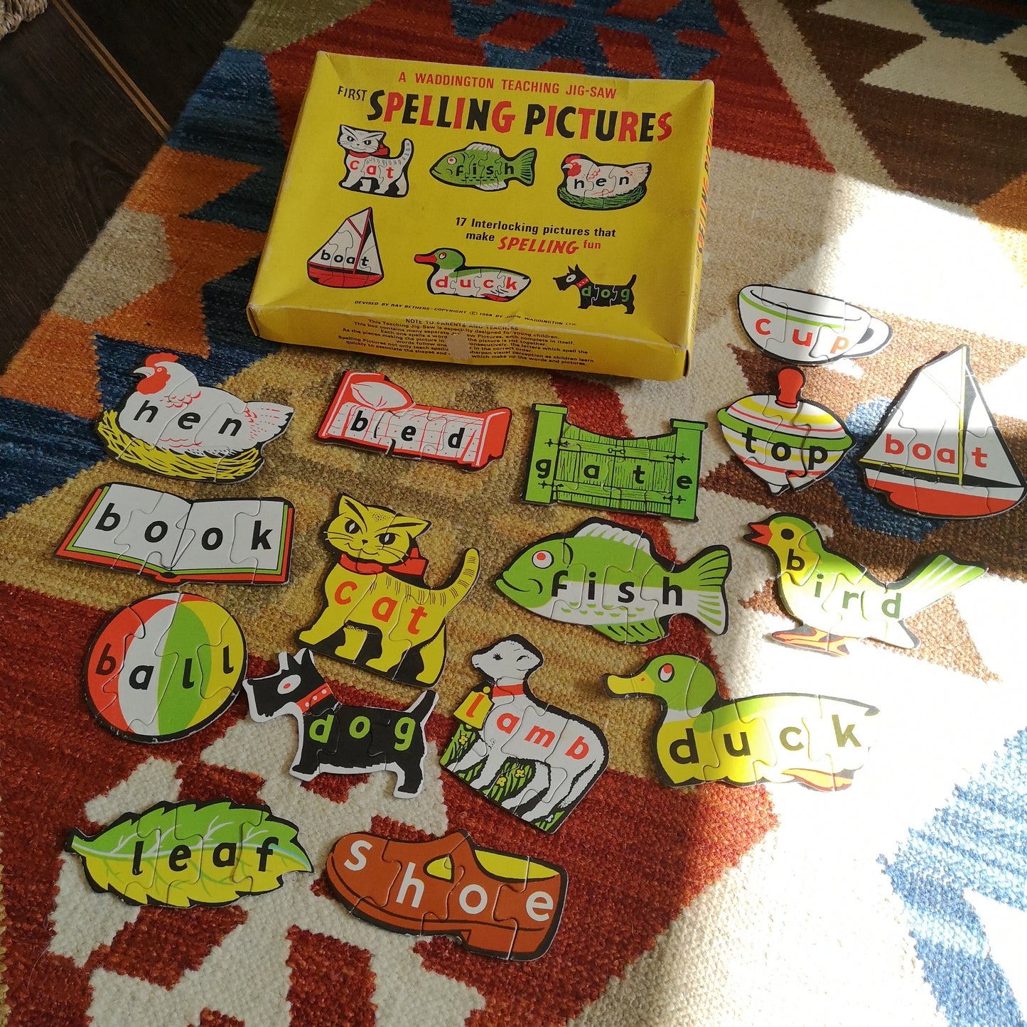 Vintage 60's Waddington First Spelling Pictures Puzzle