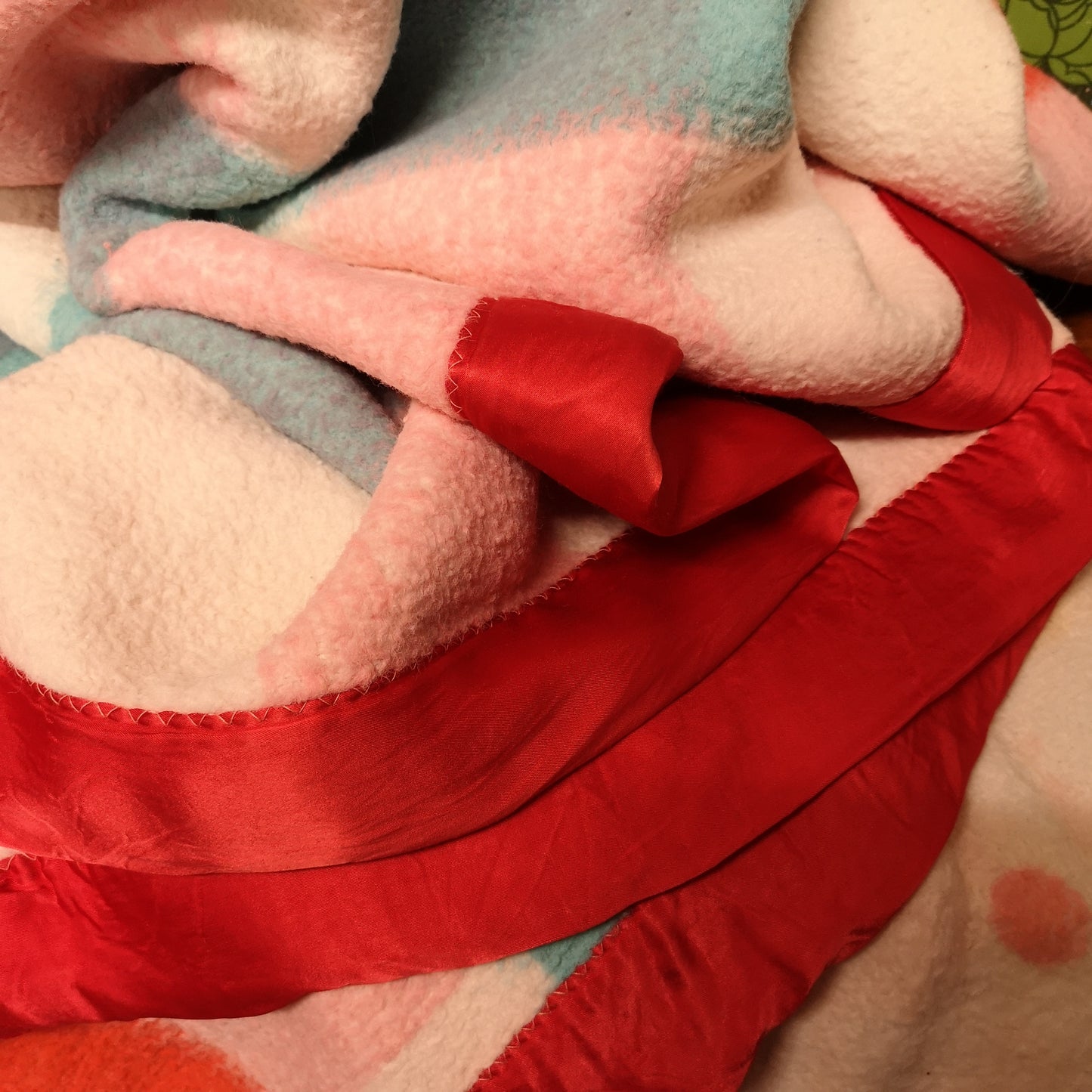 Vintage Retro Large Thick Warm Reversible Checked Spotty Blanket Bedspread