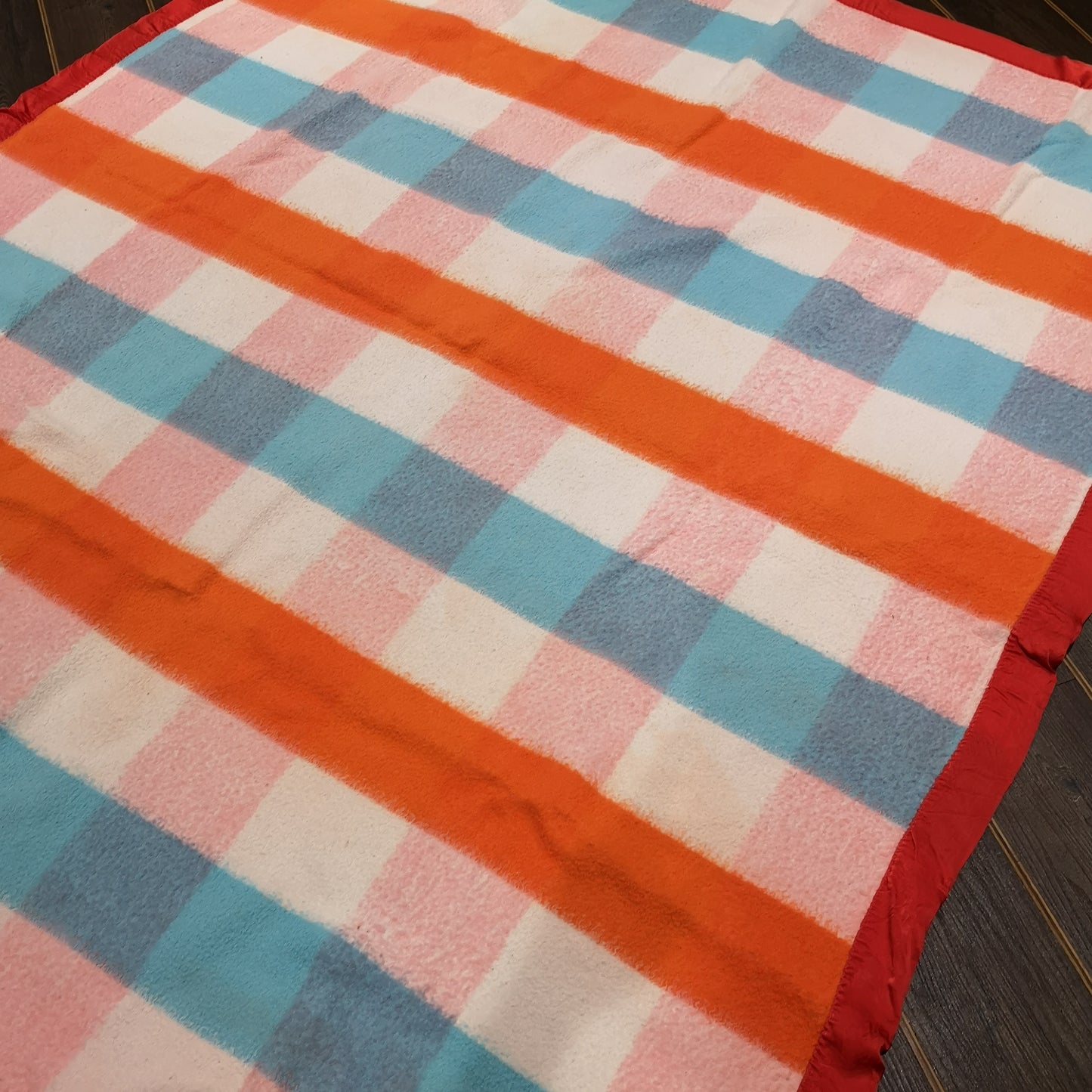 Vintage Retro Large Thick Warm Reversible Checked Spotty Blanket Bedspread
