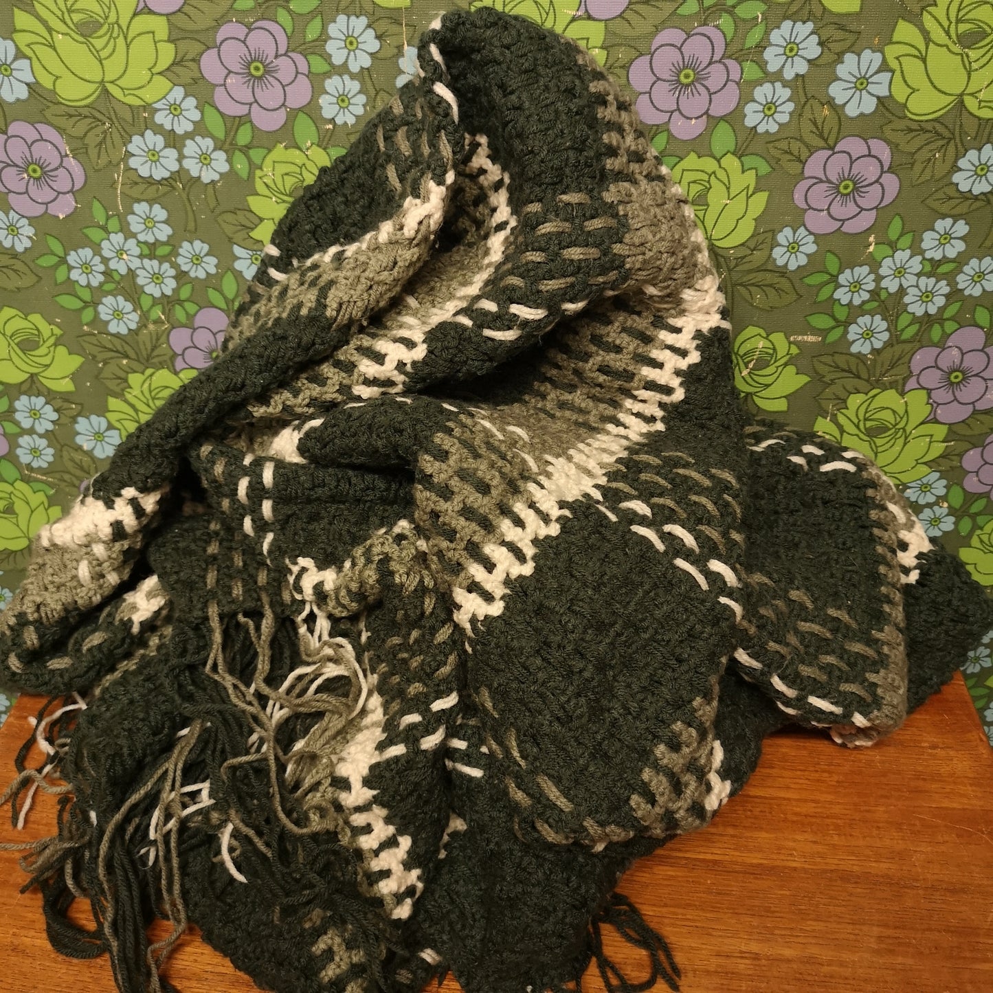 Green Grey Checked Basket effect Knitted Blanket Bedspread