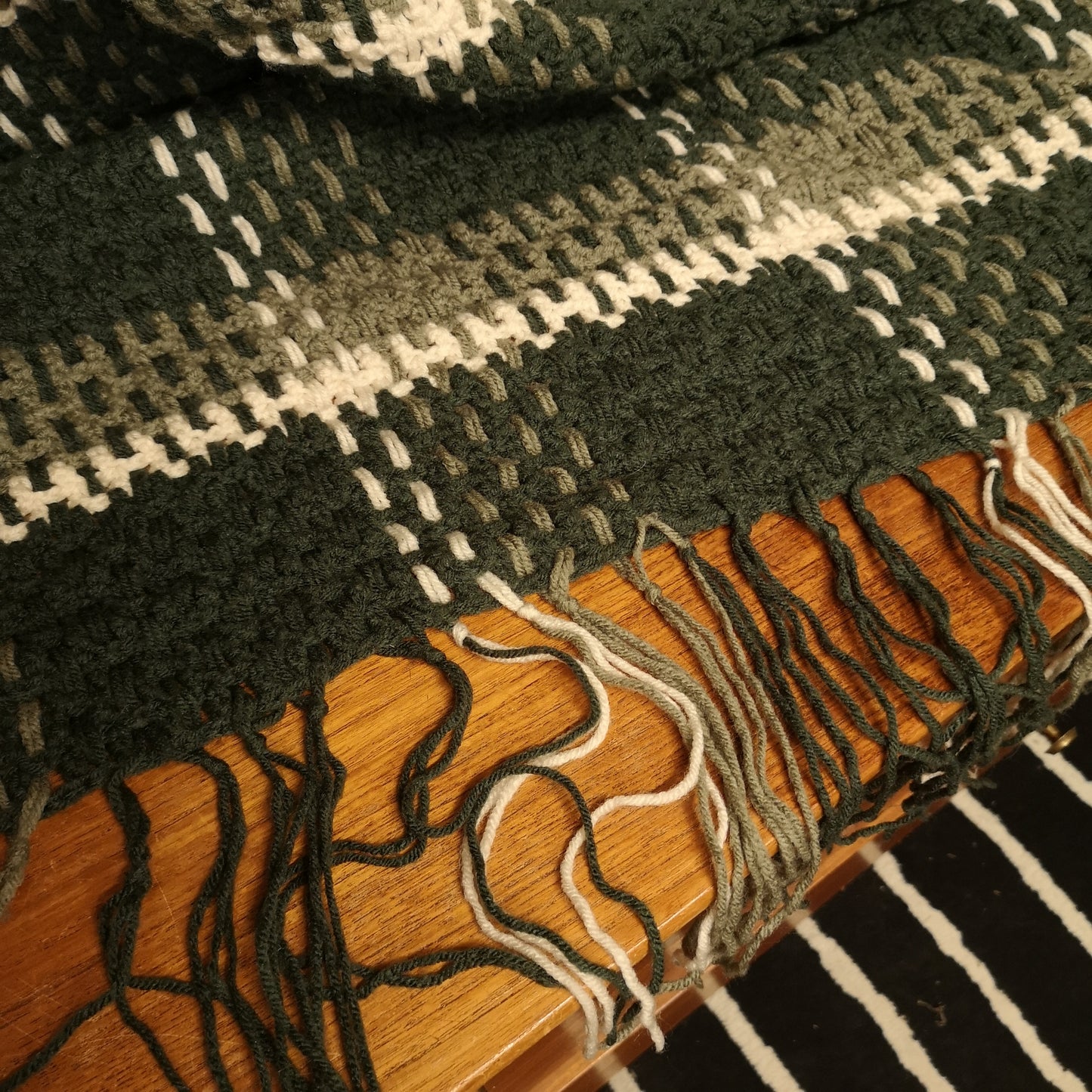 Green Grey Checked Basket effect Knitted Blanket Bedspread