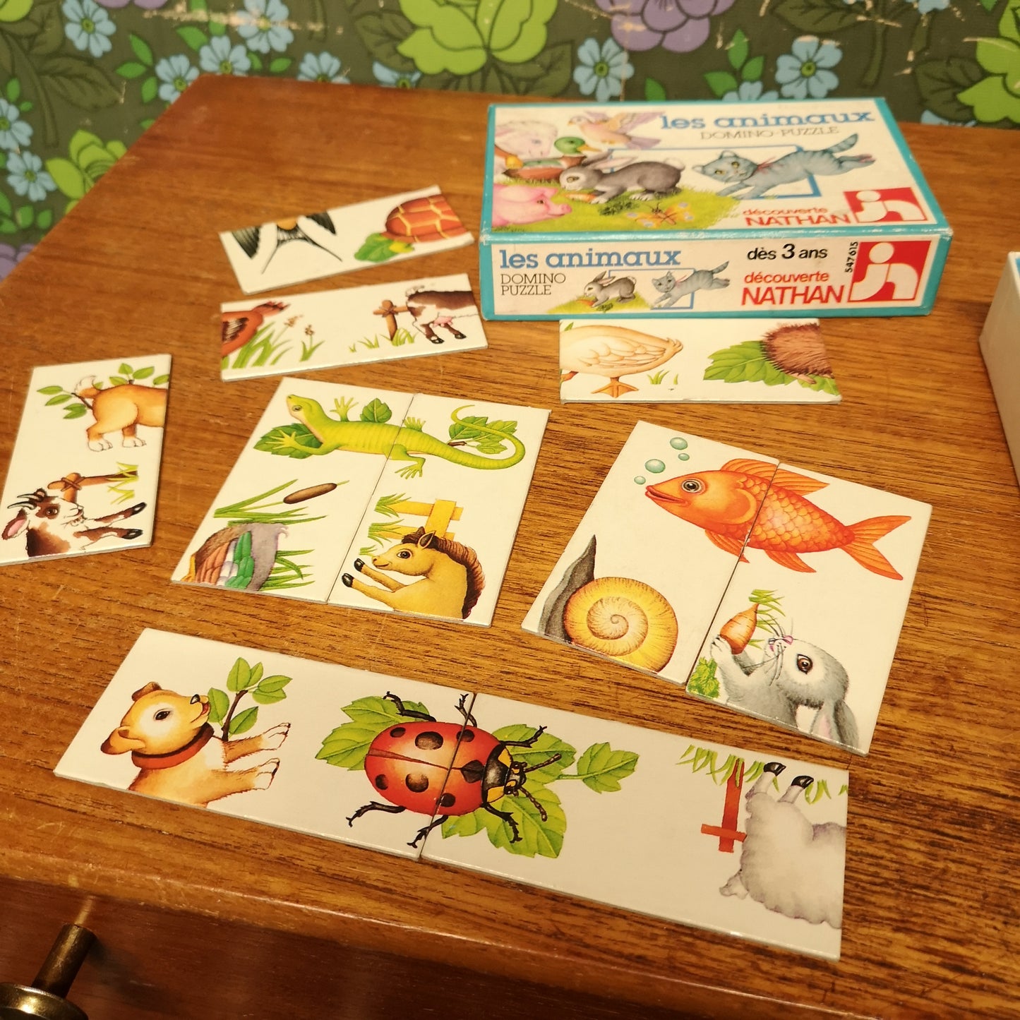 Vintage Animal Dominoes Game in French