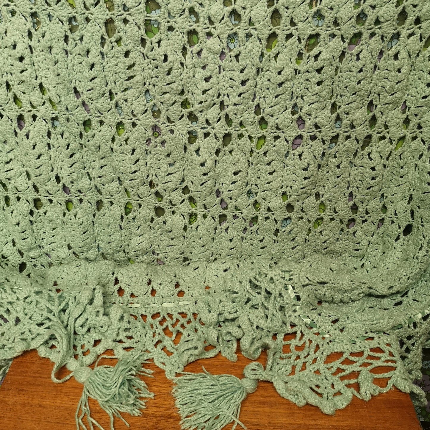 Pretty Knitted Green Frill Single Blanket Bedspread Throw