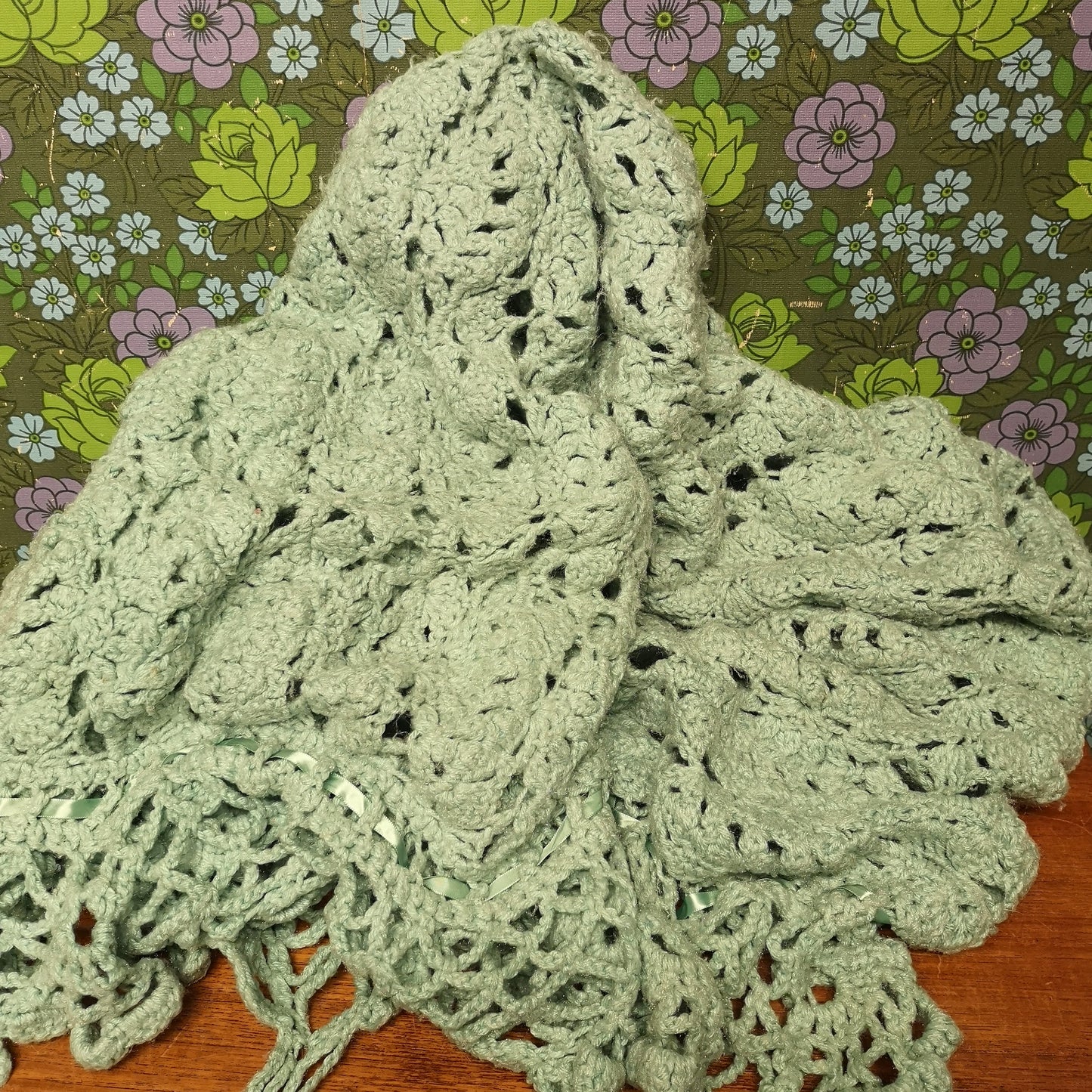 Pretty Knitted Green Frill Single Blanket Bedspread Throw