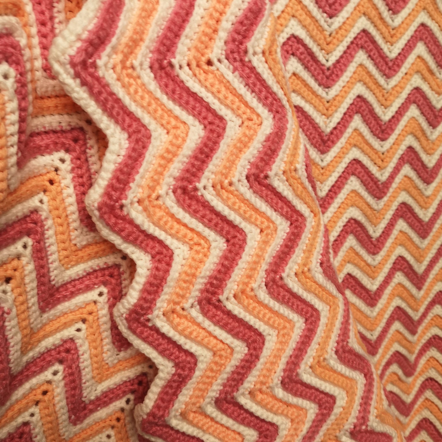 Pink Peach Stripy Zig Zag Knitted Single Blanket Bedspread