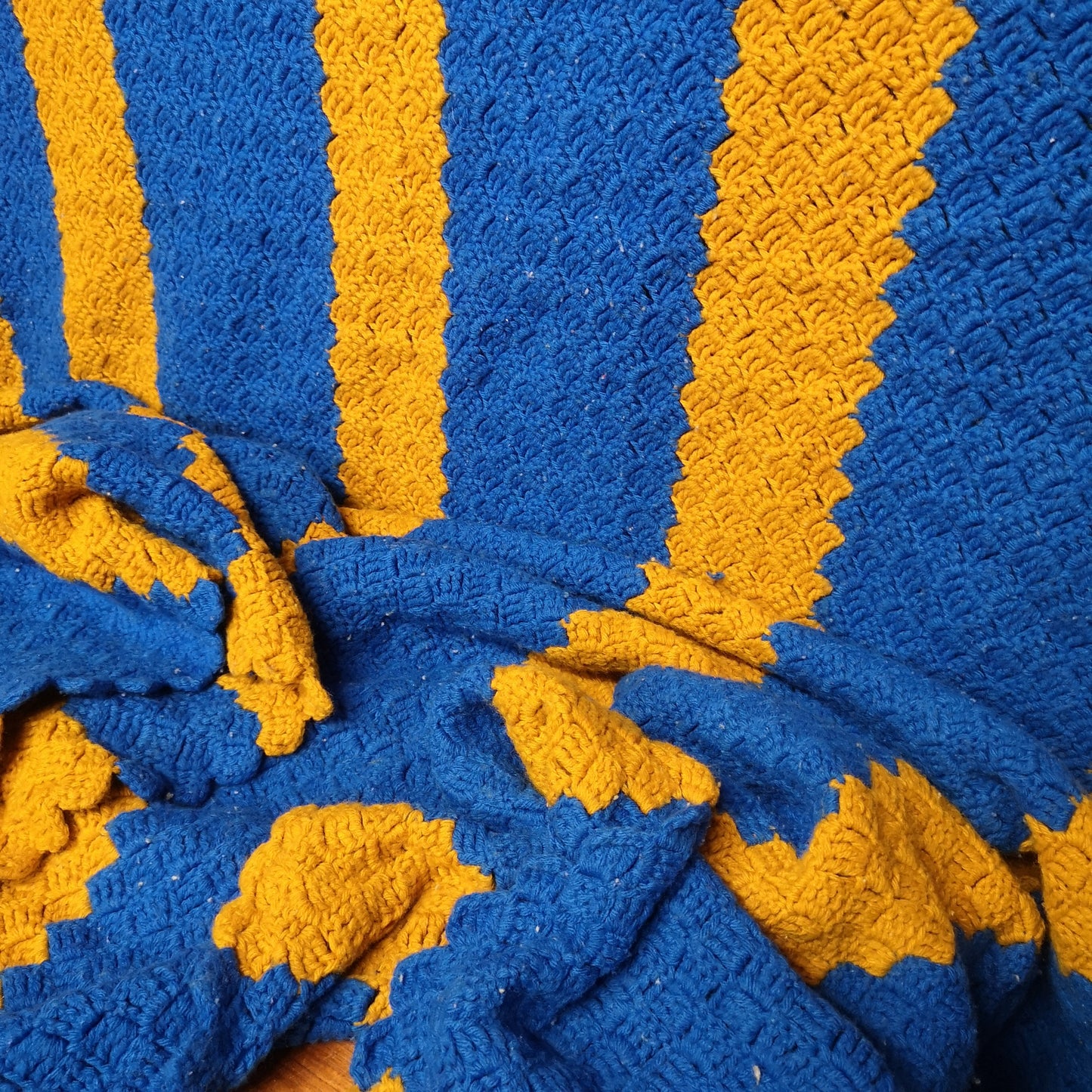 Large King-size Blue Gold Yellow Stripes Knitted Bedspread Blanket