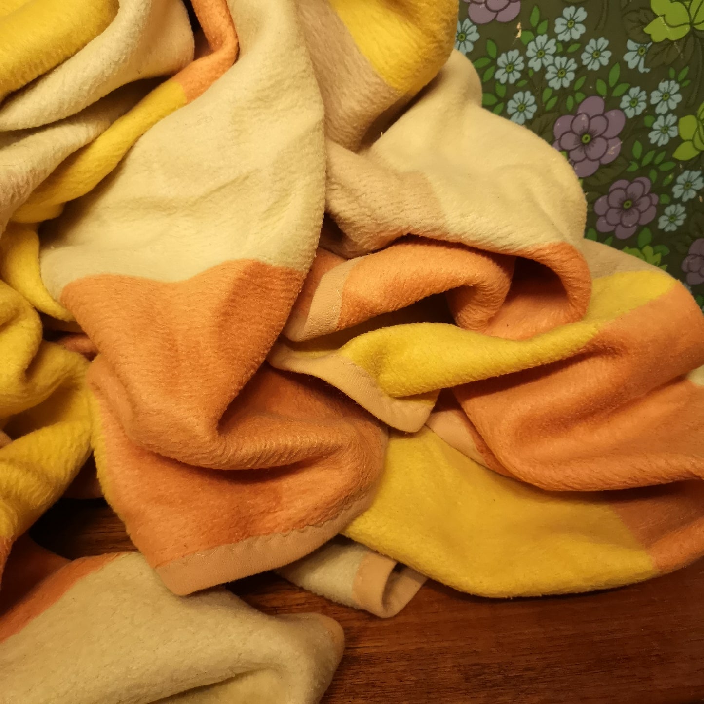 Retro Checked Brown Yellow Beige Orange Bedspread Blanket