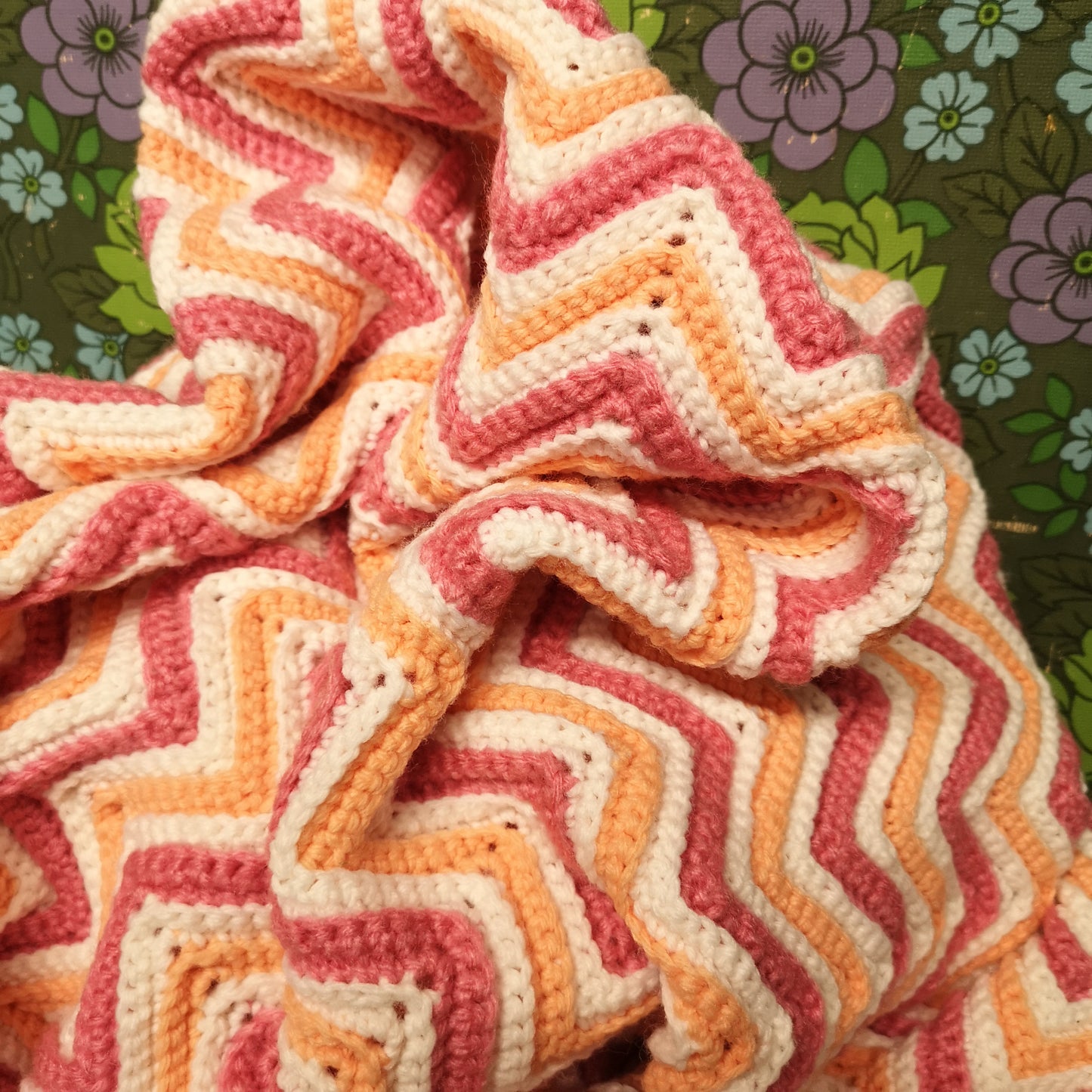 Pink Peach Stripy Zig Zag Knitted Single Blanket Bedspread