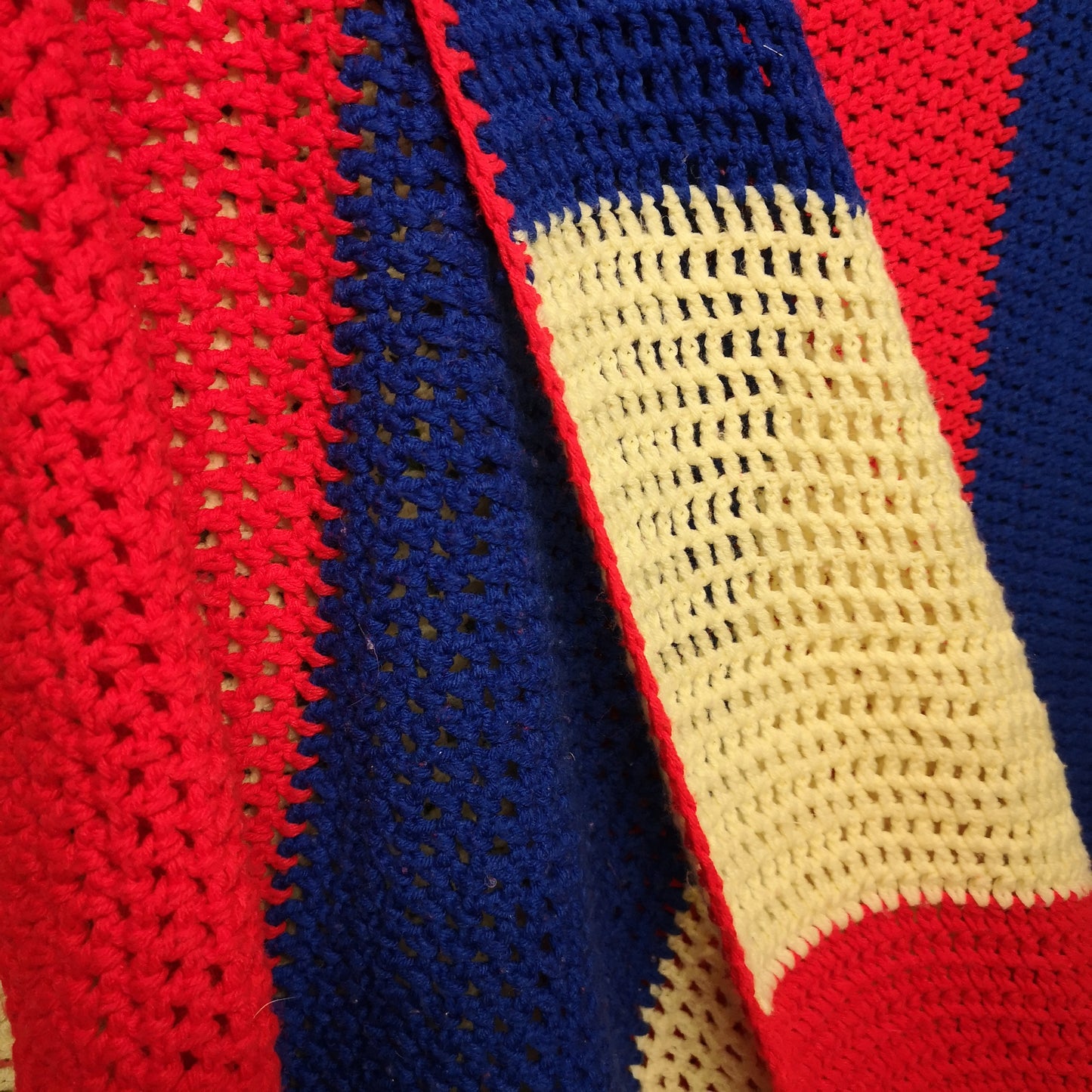 Large Blue Red Yellow Stripy knitted Blanket Bedspread