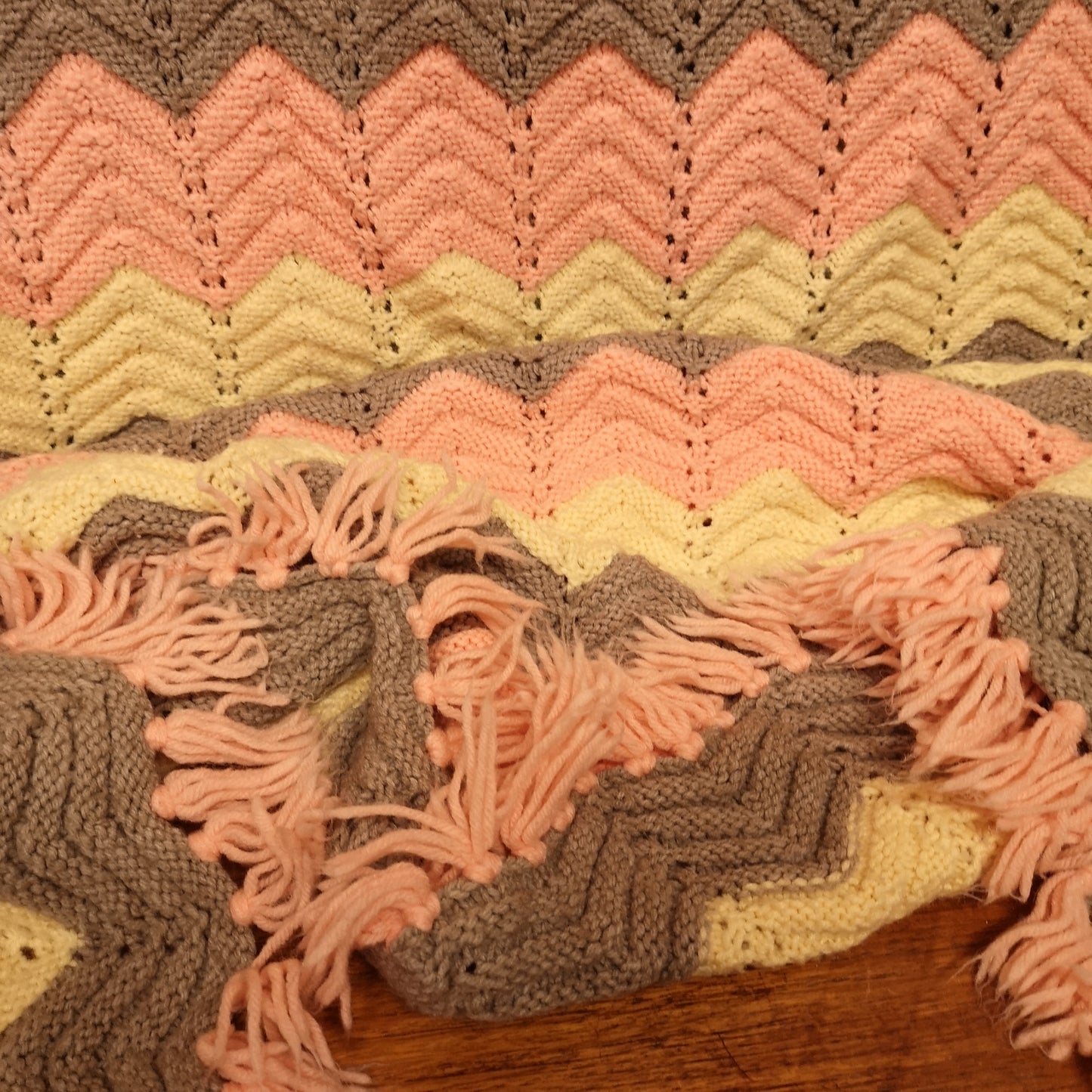 Pink Yellow Brown Zig Zag Stripe Vintage Knitted Wool Blanket Throw Bedspread