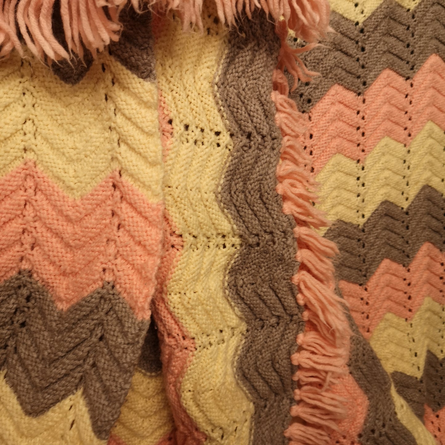 Pink Yellow Brown Zig Zag Stripe Vintage Knitted Wool Blanket Throw Bedspread