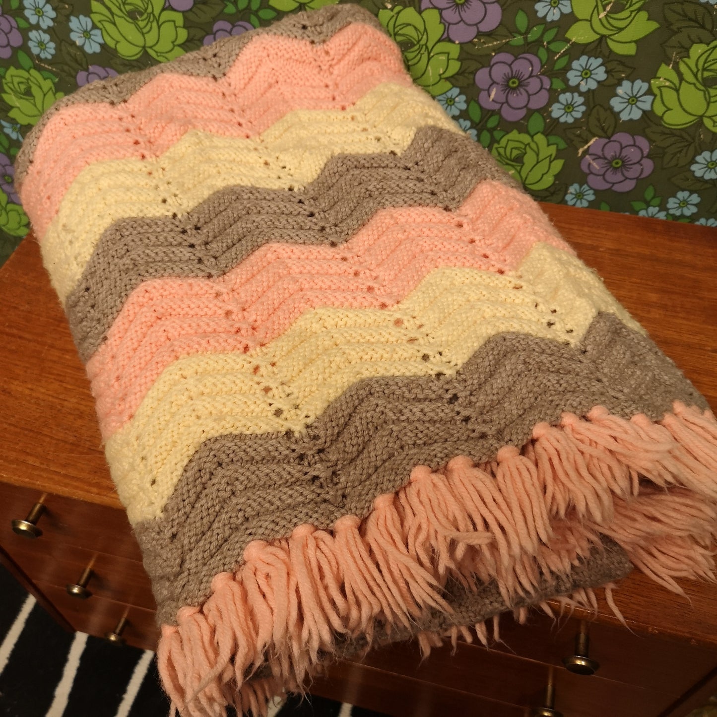 Pink Yellow Brown Zig Zag Stripe Vintage Knitted Wool Blanket Throw Bedspread