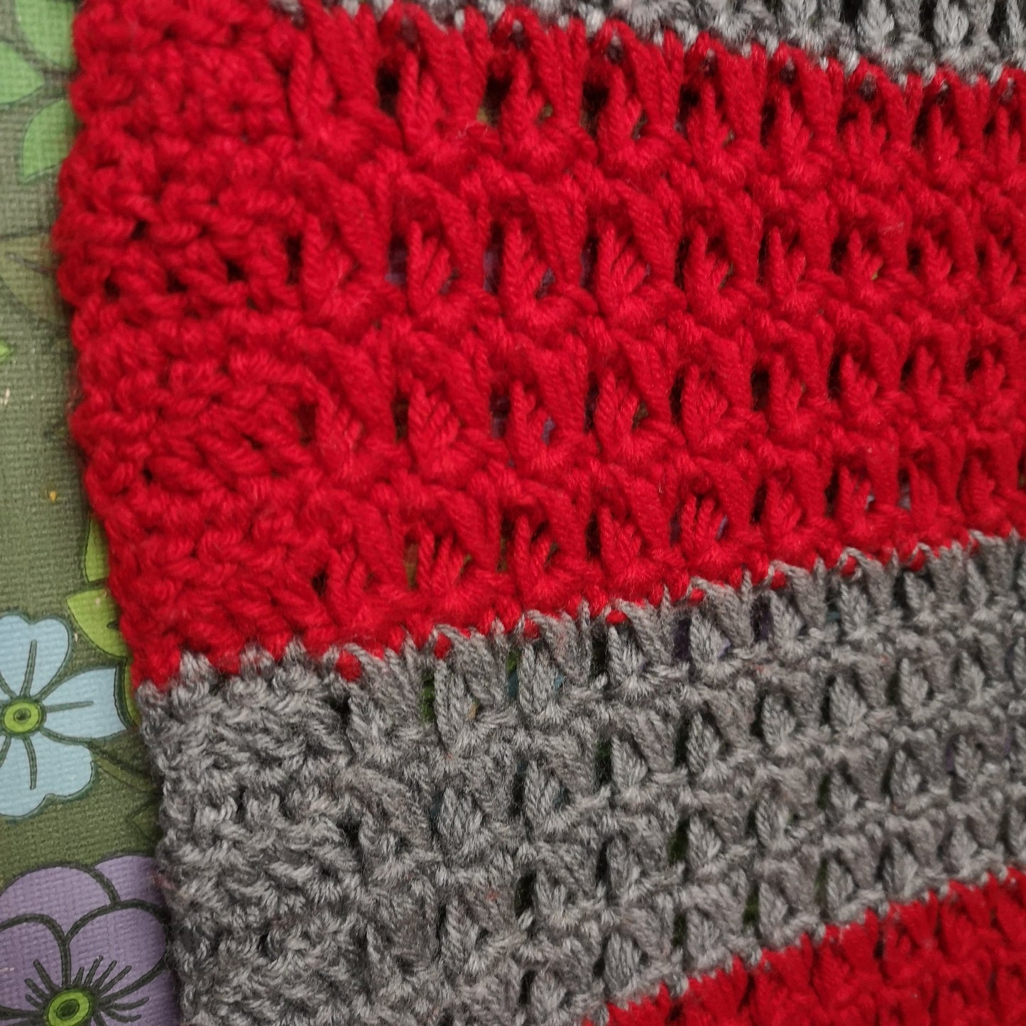 Red Grey Stripes Vintage Knitted Crochet Wool Blanket Throw Bedspread Bed Runner