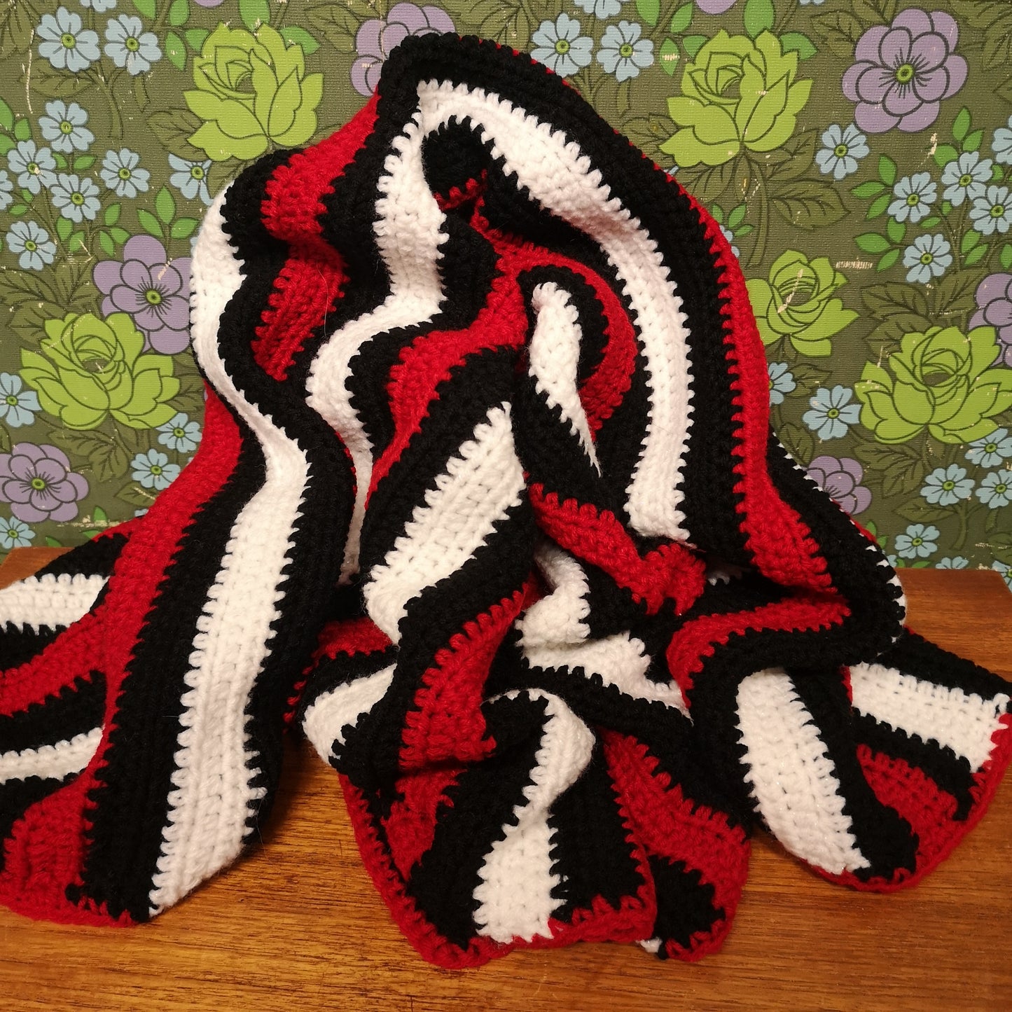 Black Red Stripes Vintage Knitted Crochet Wool Blanket Throw Bedspread