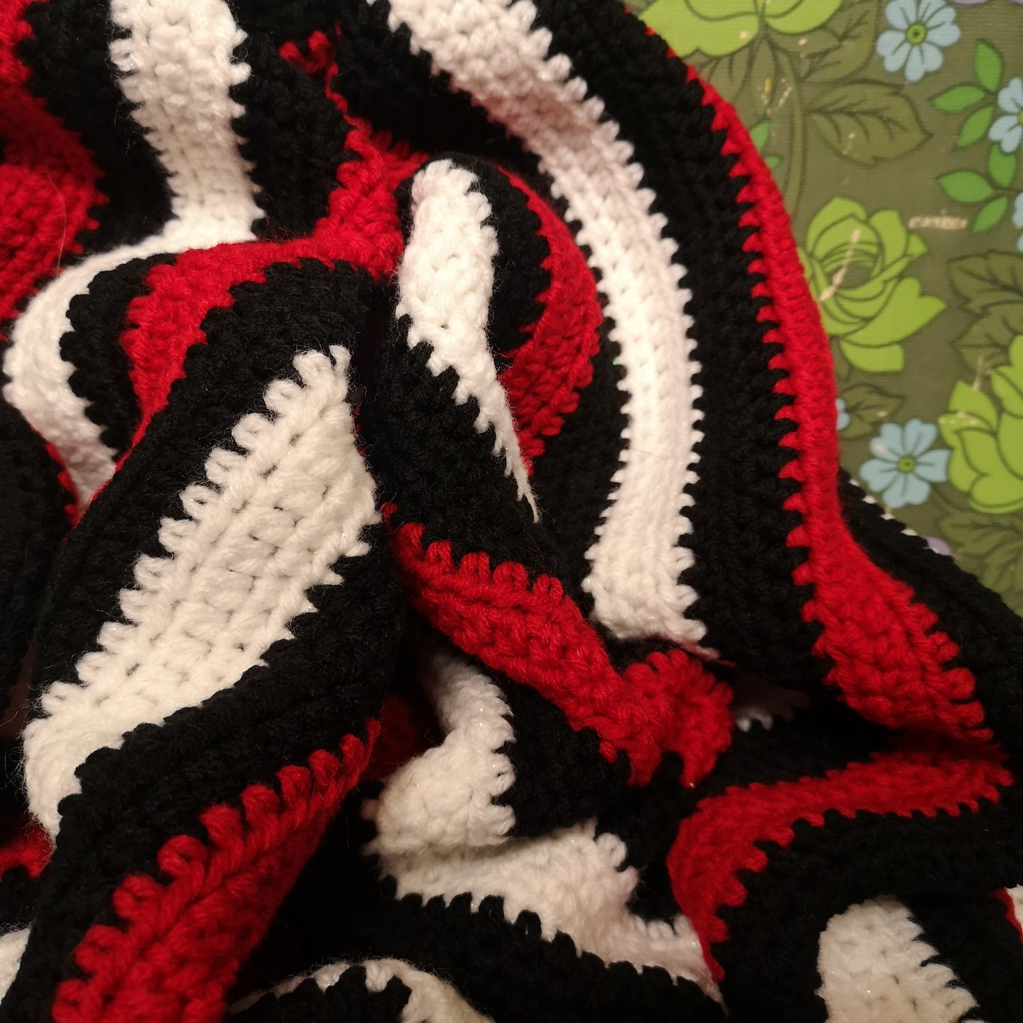 Black Red Stripes Vintage Knitted Crochet Wool Blanket Throw Bedspread