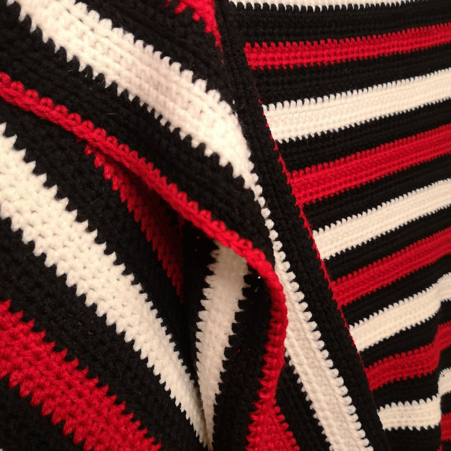 Black Red Stripes Vintage Knitted Crochet Wool Blanket Throw Bedspread