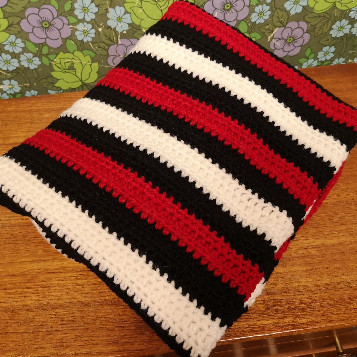 Black Red Stripes Vintage Knitted Crochet Wool Blanket Throw Bedspread