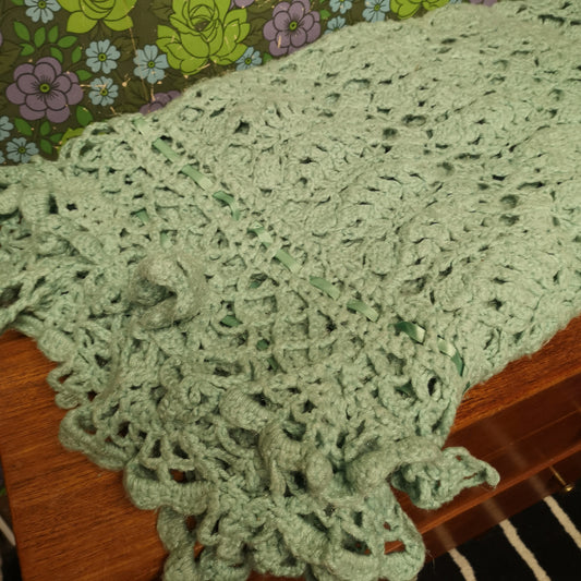 Pretty Knitted Green Frill Single Blanket Bedspread Throw