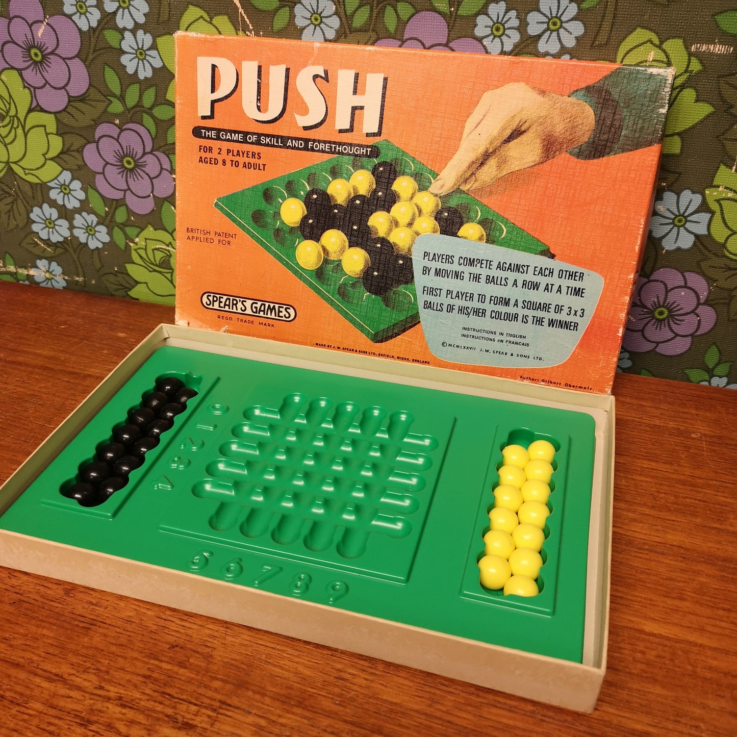 Vintage Push Spears Strategy Board Game