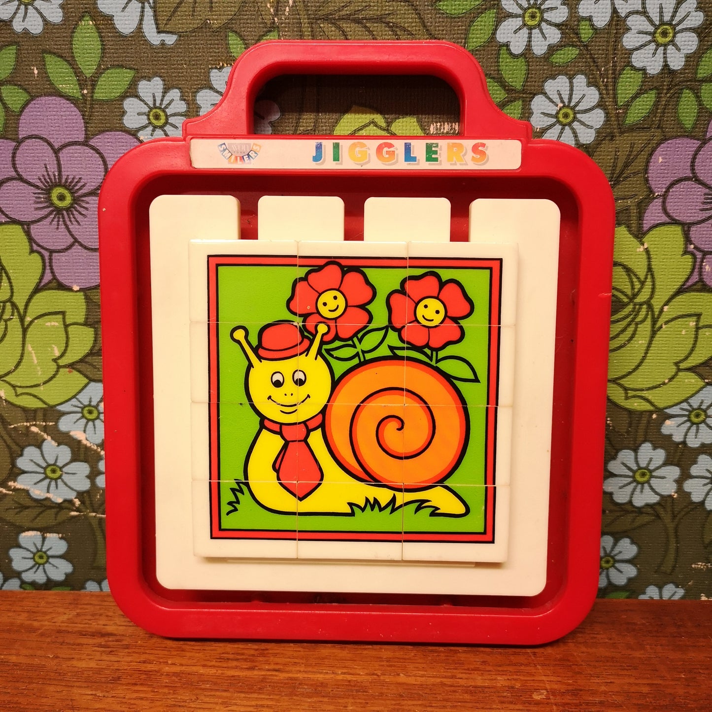 Vintage Puzzle Slider Game Snail