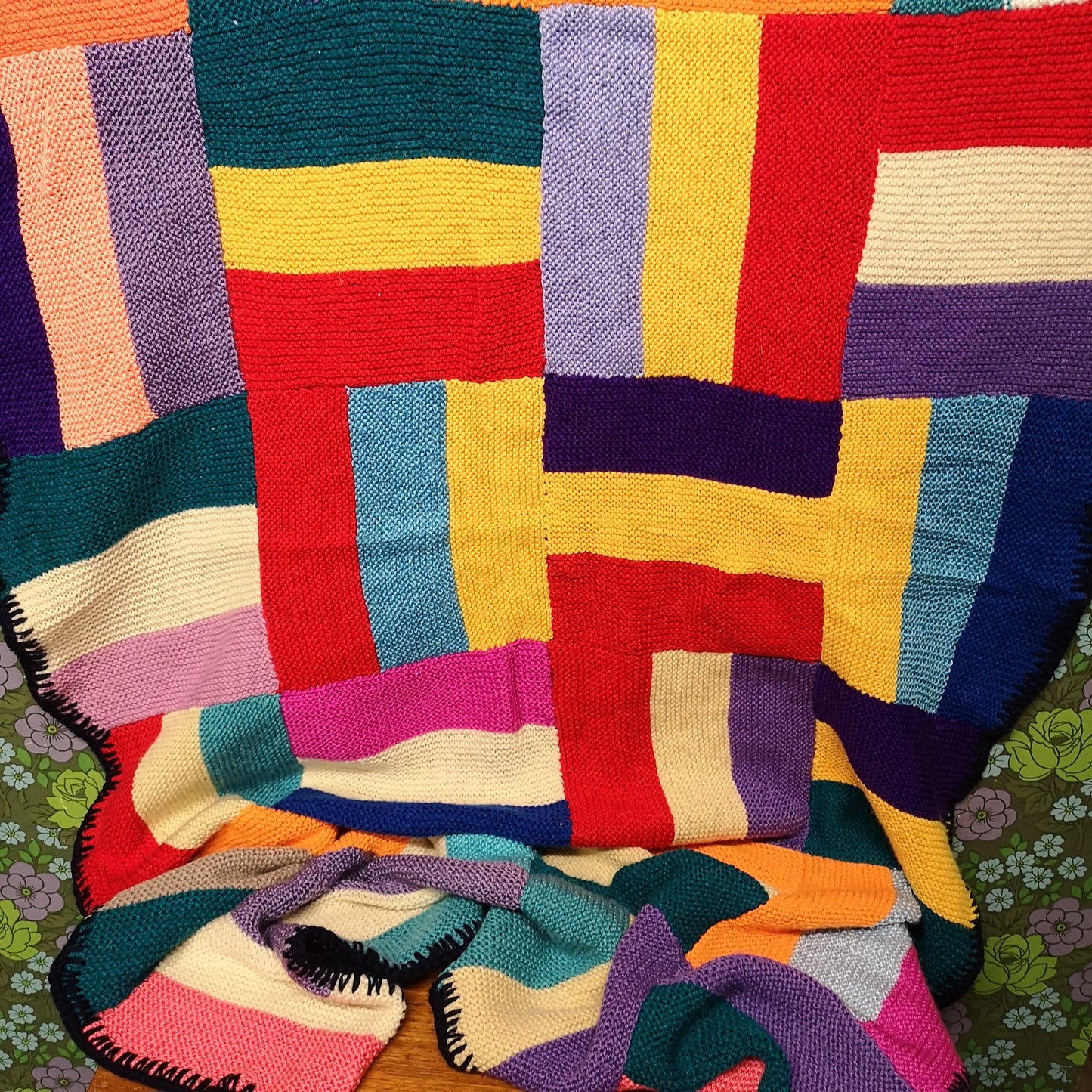 Bright Red Yellow Patchwork Granny Knitted Single Blanket Bedspread