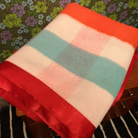 Vintage Retro Large Thick Warm Reversible Checked Spotty Blanket Bedspread