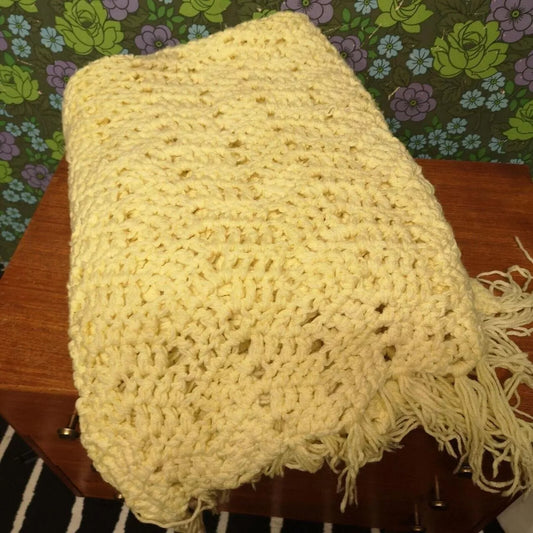 Vintage Yellow Tassels Knitted Crochet Wool Blanket Throw Bedspread